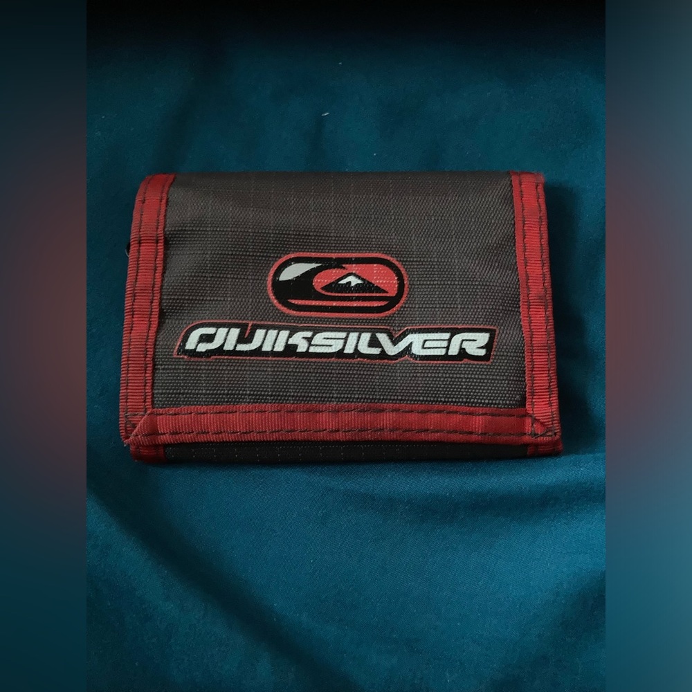 y2k 2000s Quicksilver wallet